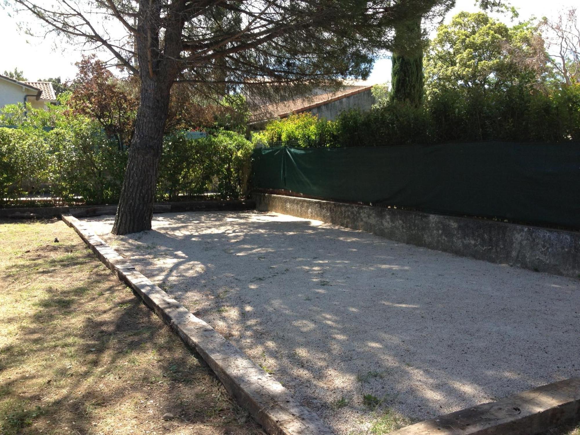 ホテル Le Petit Manoir Logis Les Angles  エクステリア 写真